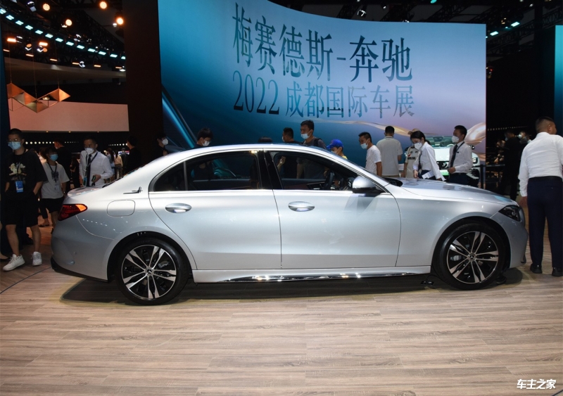 奔驰C级新能源 全部在售 2025款 2024款 2023款锦江奔驰C级新能源最低41.06万起售 暂无优惠