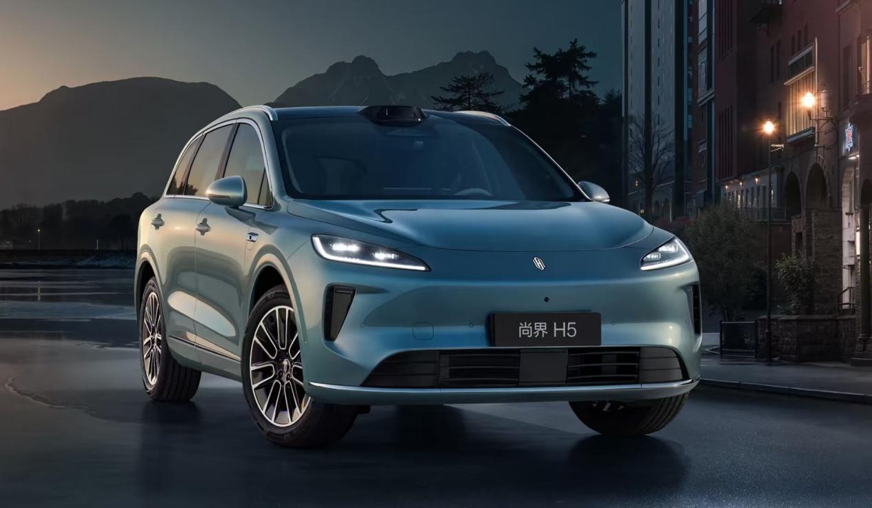 尚界H5vs零跑C11：15万级华为智驾与800V谁更香