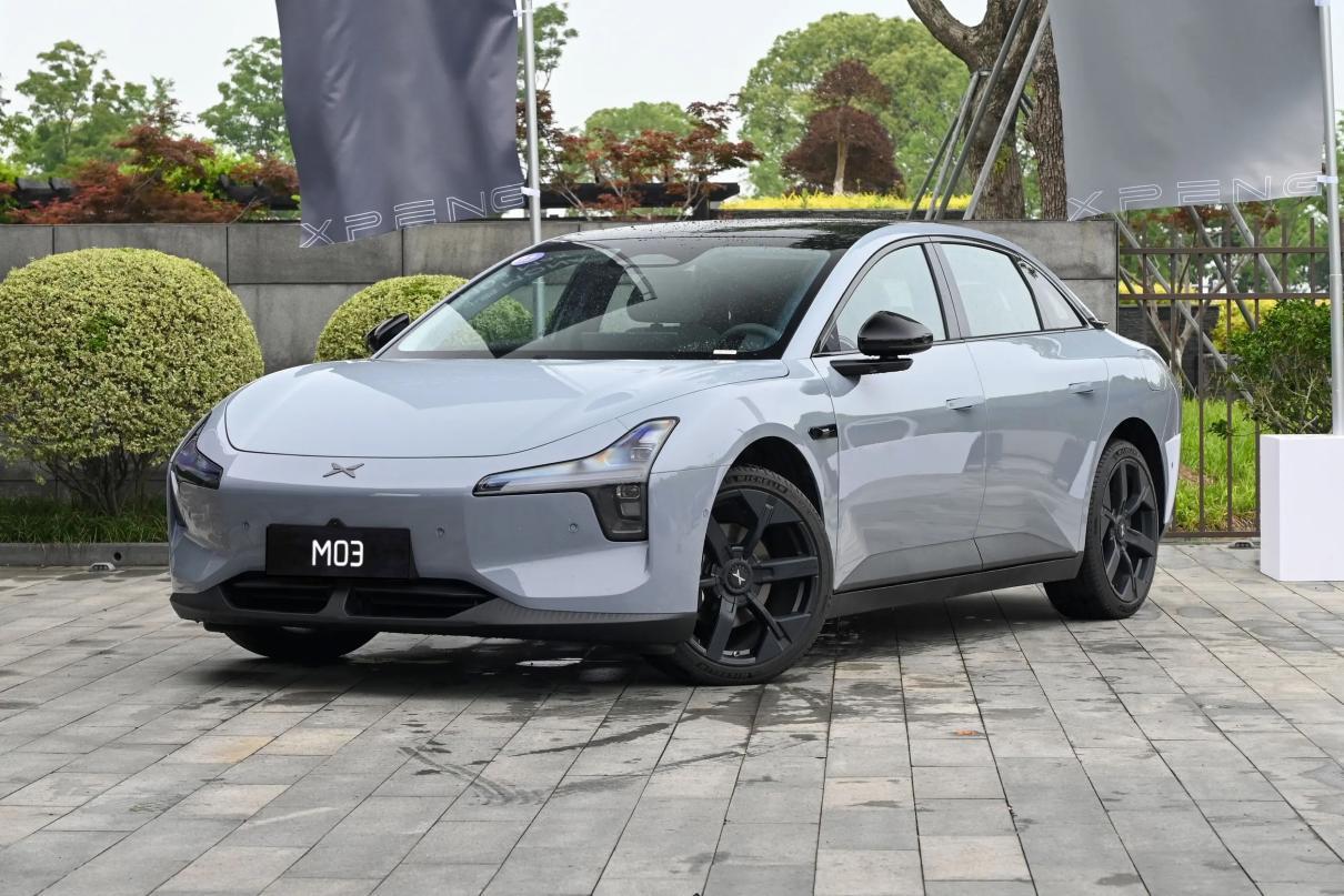 小鹏MONA M03与长安启源A06谁能一步到位？