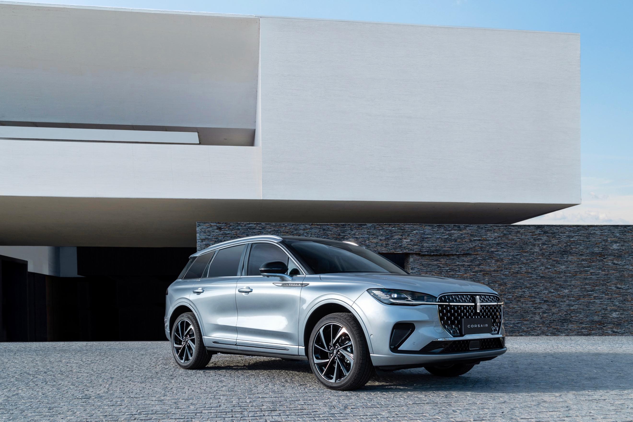 豪华家用SUV怎么选？先问问副驾的她！标答就看林肯冒险家