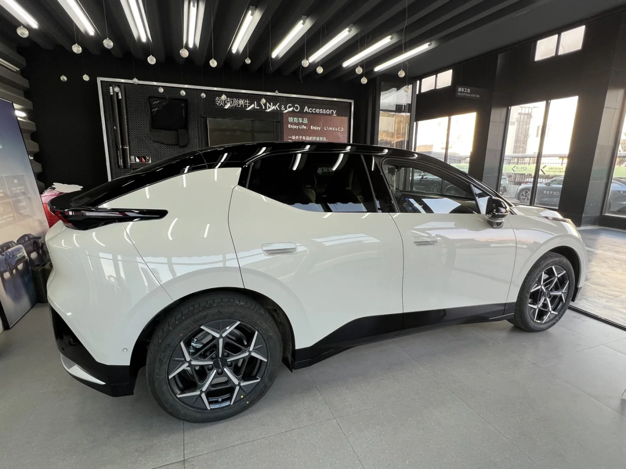 SEA浩瀚纯电平台带给领克Z20的优势确实明显