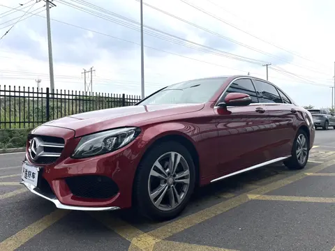 10万出头拿下奔驰C级，2017款运动版，体验豪华质感