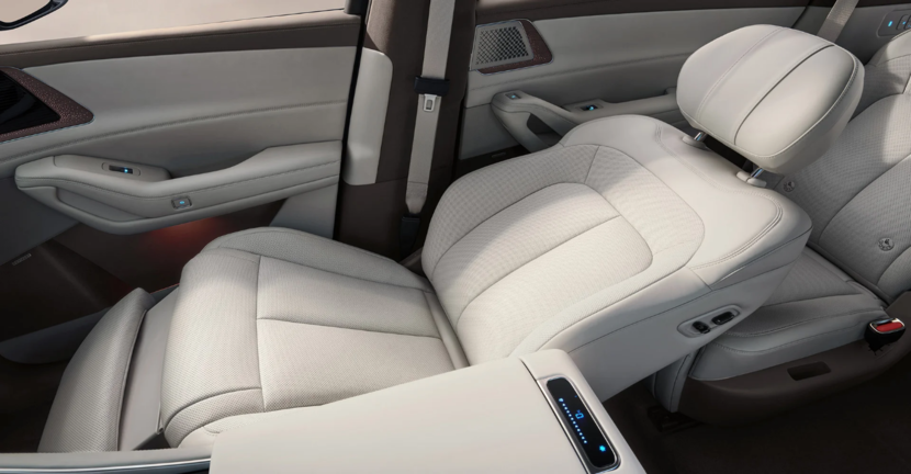 腾势N8L实测：第三排终于不是惩罚位