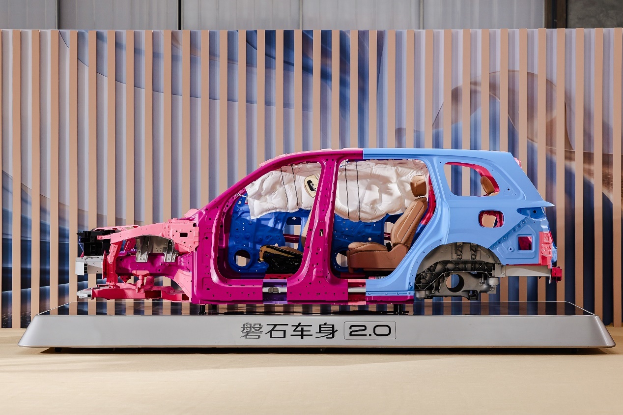 智享六座旗舰SUV开启兑现，风云T11重塑家庭SUV标杆