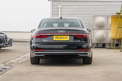 68 万级旗舰轿车首选？奥迪 A8L 臻选型真实车主实测