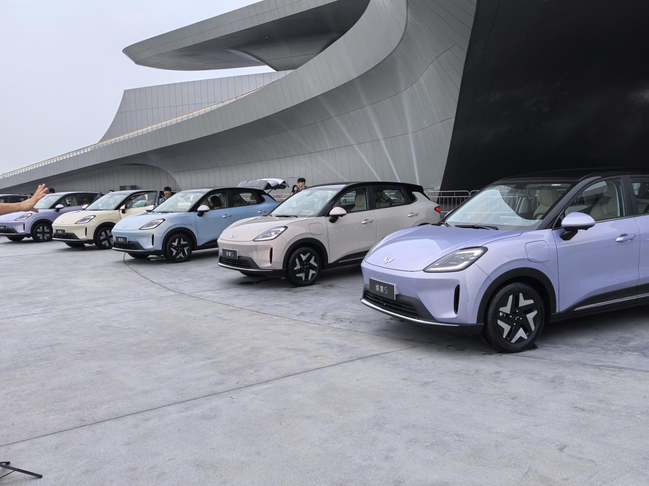 上海国际潮流毛绒展，缤果S化身“大萌宠”堪称“吸睛利器”