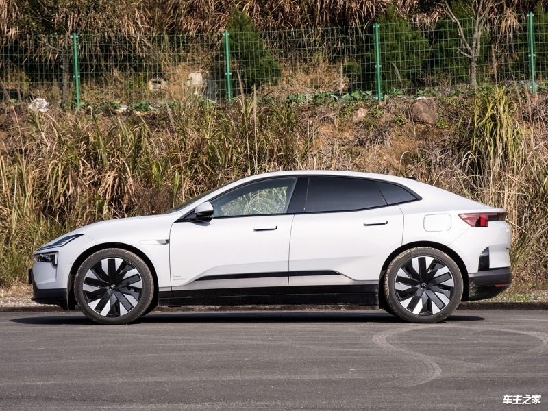 Polestar 4 全部在售 2025款 2024款 2023款成都Polestar 4报价33.80万起 暂无优惠